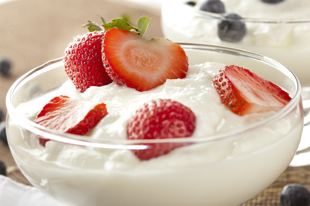 Yogurt and Strawberries for Diabetics -- Choosing the Best Yogurt for Diabetics