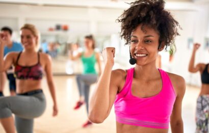 Group of people working out representing exercising with type 1 diabetes
