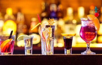 Drinks lined up on a bar, representing mocktails and diabetes